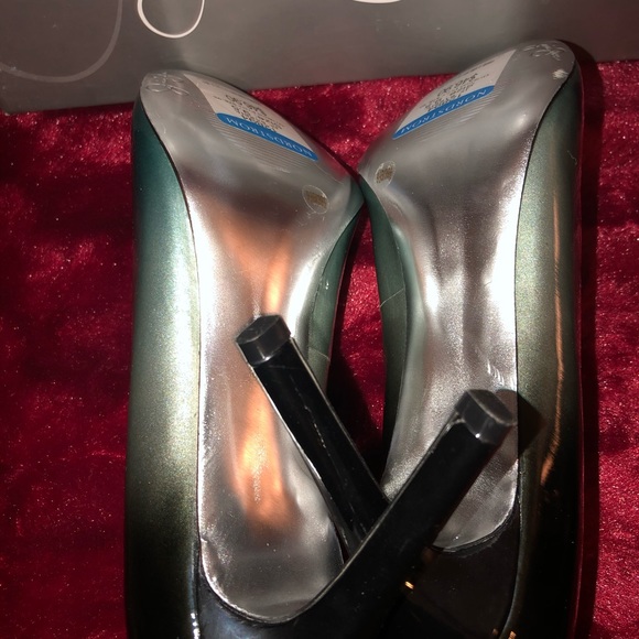 Jessica Simpson heels - Picture 5 of 5